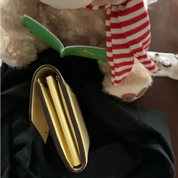 Louis Vuitton Yellow Epi Leather Sarah Wallet - Picture 6 of 10